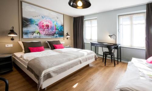 Hotel Roses - photo 1